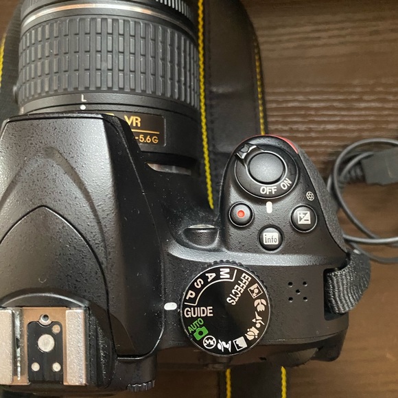 Nikon D3400 w/AF-P DX NIKKOR 18-55mm f/3.5-5.6G VR (Black) - Picture 5 of 8